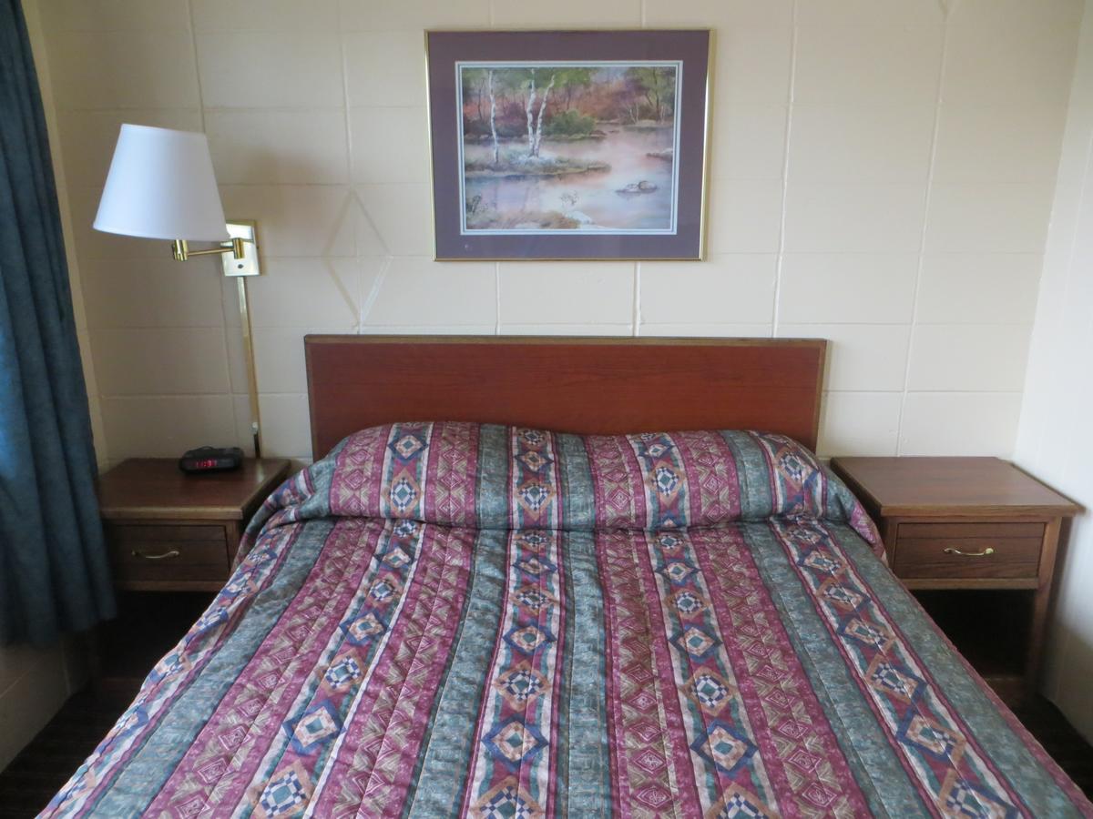 Deluxe Inn/Extended Stay - Council Bluffs Carter Lake ภายนอก รูปภาพ